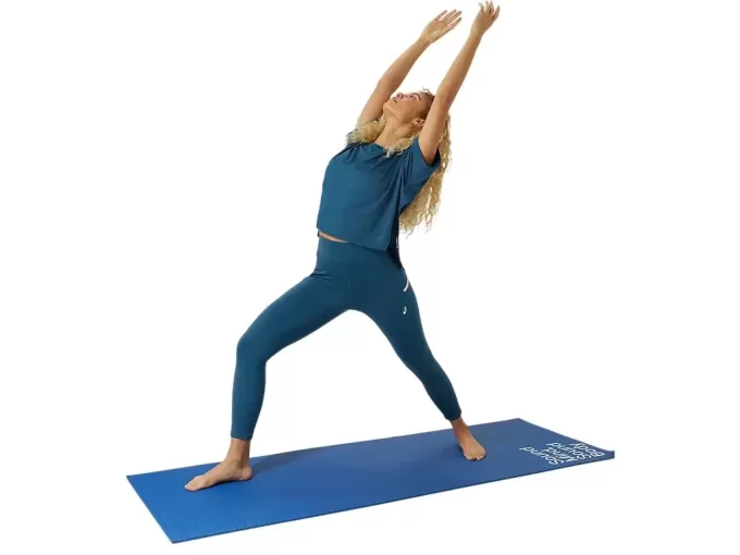 ELASTYCZNA BLUZA Z KRÓTKIM RĘKAWEM ELASTYCZNA BLUZA Z KRÓTKIM RĘKAWEM